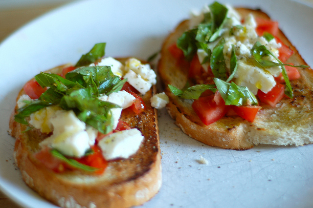 bruschetta de calabacín y queso de cabra