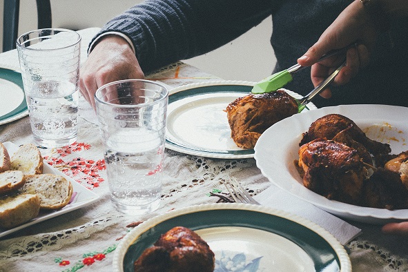 Sobrecoxas de frango assadas com iogurte